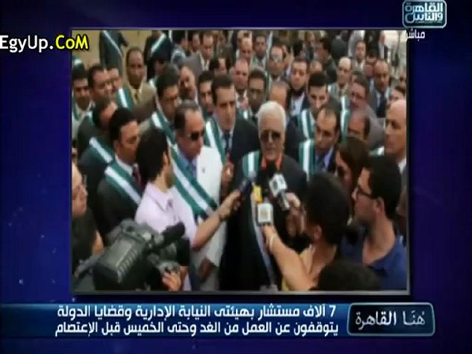 ابراهيم عيسى لـ مرسى واسواء حاجة انك مصدق نفسك وكلامك كلة متناقض .. كل مستشارين الرئيس جايبهم من ميدان روكسى لا يفقهوا شئ .. البلد كلها مع مرسى بسلطاته وبابا غنوجه