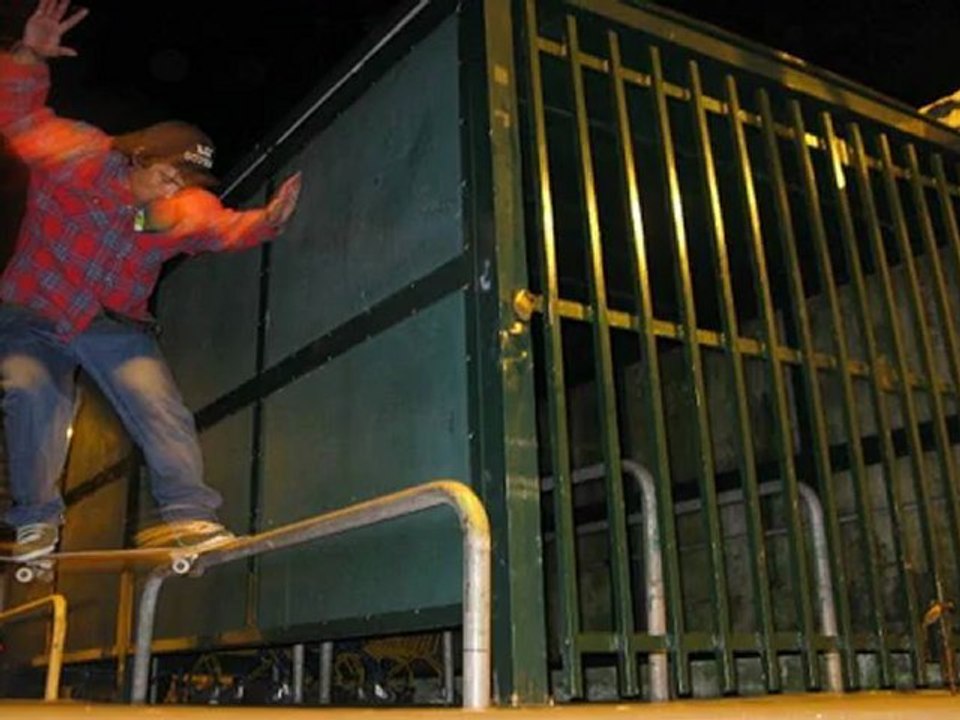 Emanuel Costa - julho 2010 skate footage