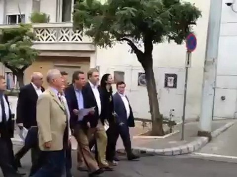 Ο Πάνος Καμμένος συνοδεία βουλευτών των Ανεξάρτητων Ελλήνων φτάνουν στη Γερμανική πρεσβεία