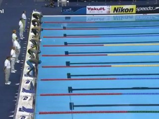 Şaşkın Yüzücü Yanlış Zamanda Havuza Atladı