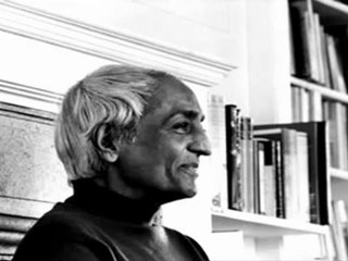 Jiddu Krishnamurti parle à la radio française(360p)