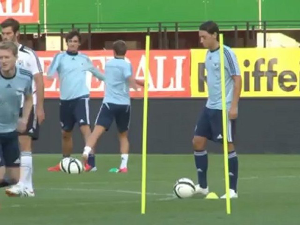 Mourinho setzt wieder auf Özil