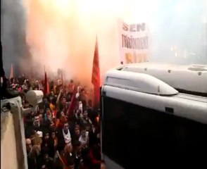 Fenerbahçe - Galatsaray ultrAslan Florya'da Cimbomu uğurluyor