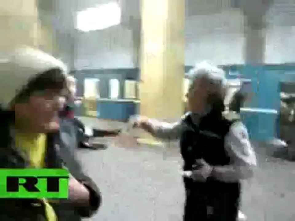 Dramatic amateur video of Moscow bombing shortly after metro explosion