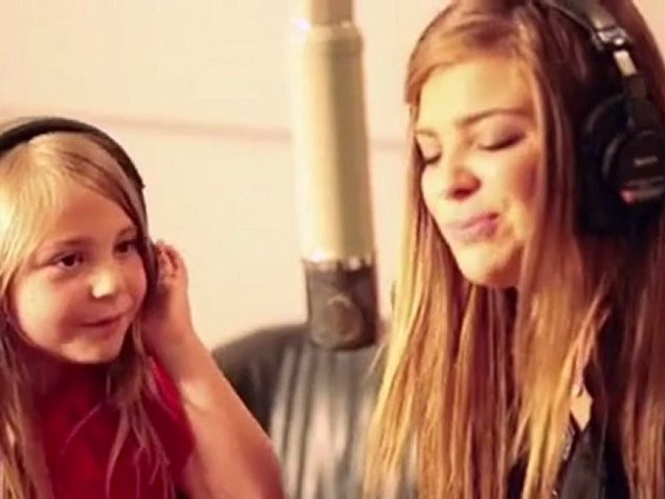 Caroline Costa & Léa B. - Me Voici / Les Princesses veulent juste du fun