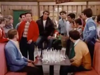 1st time we see Fonz hit the jukebox and stop and start it upon command