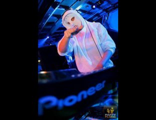 Lenny Dee - Fuckin' Hostile