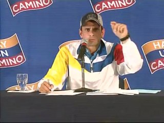 Capriles: "Si pierde un juego la Vinotinto, ¿no volvemos al estadio?"