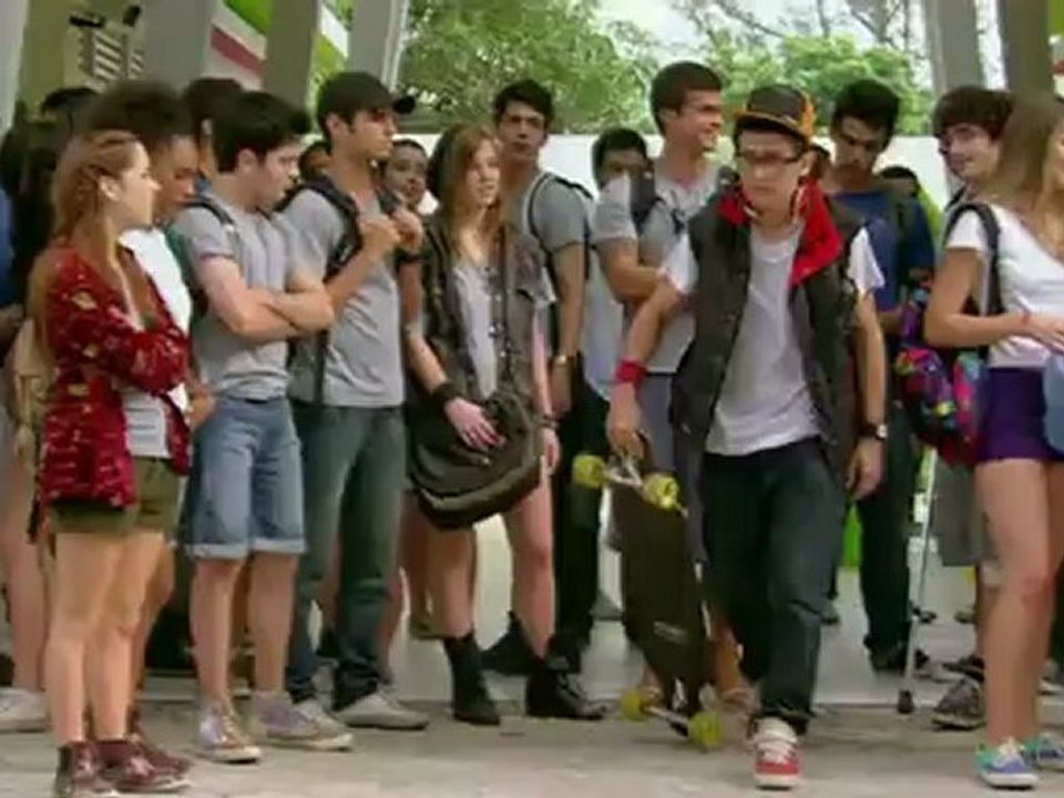 Gil fala que não vai para a manifestação por estar grudado em Lia