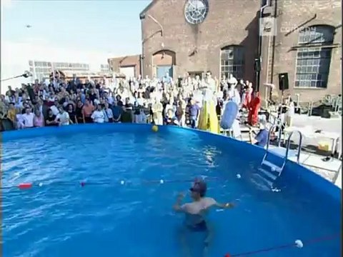 Die Harald Schmidt Show - 0951 - 2001-07-04 - Seepferdchen, Seehund Trixi, Bibiana Ballbé-Serra