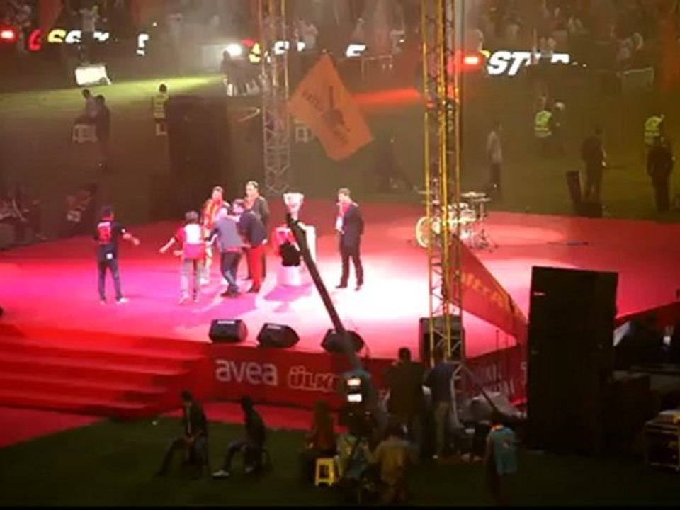 Şampiyonluk Kutlaması  Üçlü