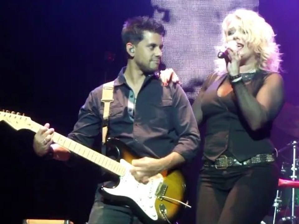 2012  KIM WILDE  - LIVE  PARIS Trianon - A Little Respect