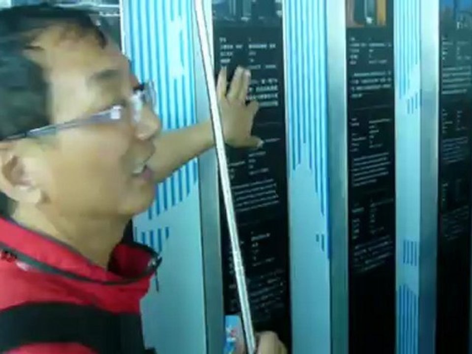 Touristes Chinois en haut de la Tour 101