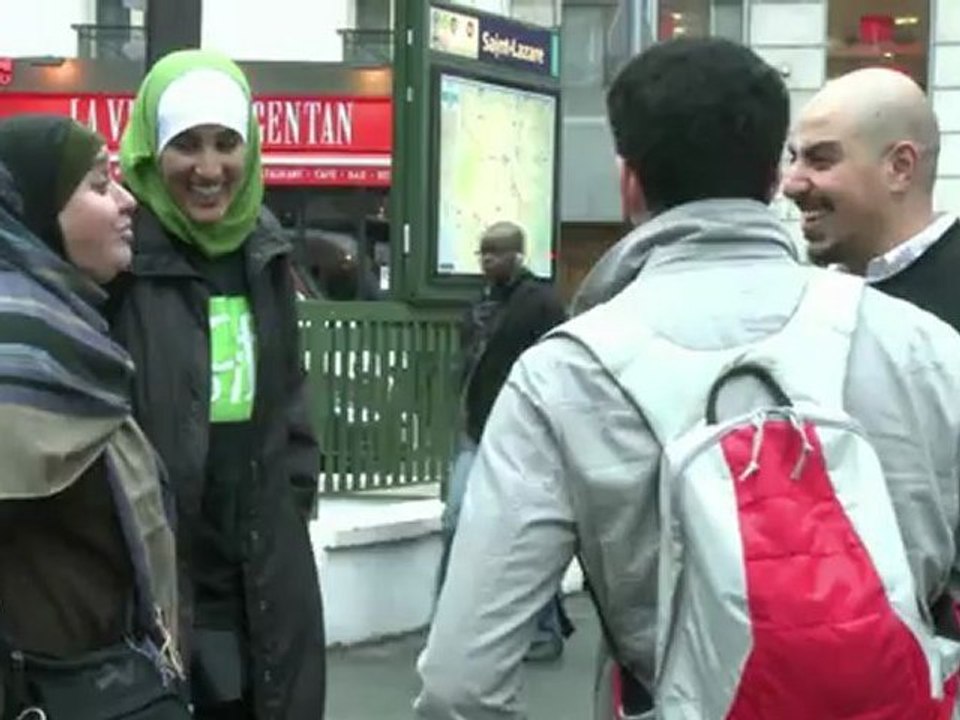 Le Collectif contre l'islamophobie donne des pains au chocolat