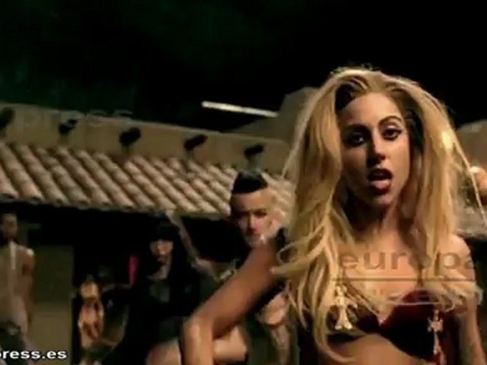 Gaga visita a Julian Assange, fundador de Wikileaks