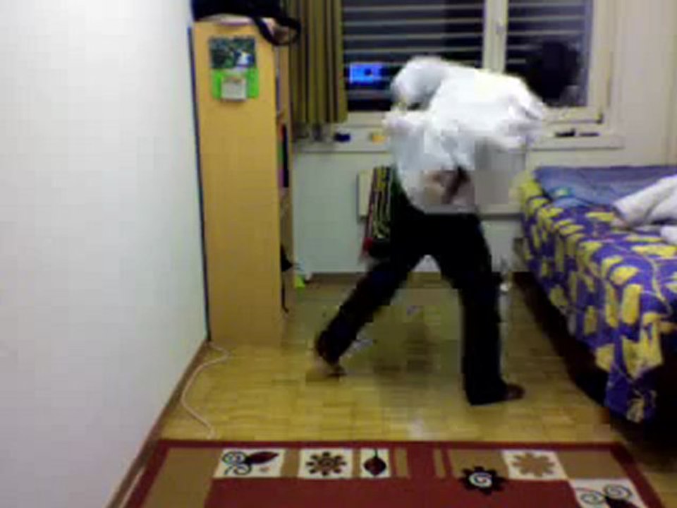 suganthan dance thuppaki song