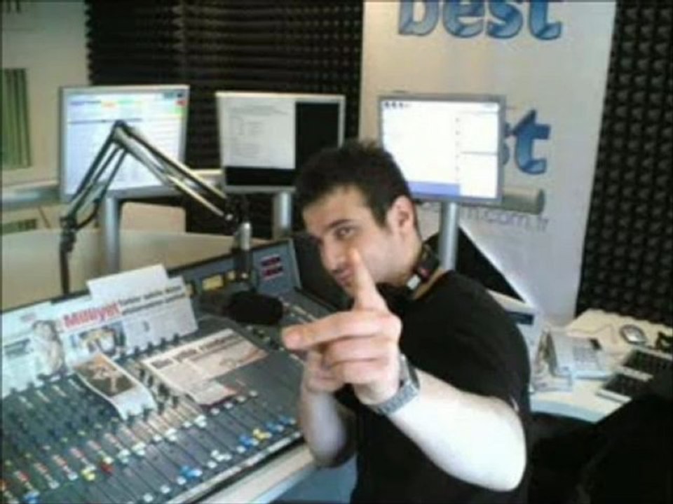 WwW.SeSLiSeHiRLi.CoM MuRaT NiDaNuR. Serdar Gökalp - Seni Dörde Bölecekler Şakası - YouTube