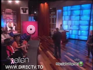 Eric Stonestreet Splashes an Audience Member Oct 10 2012