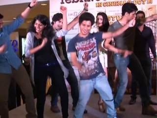 Flash Mob With Student Of The Year Cast - Bollywood News [HD]