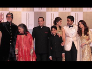 Amitabh Bachchan With Family @ His 70th Birthday Bash !