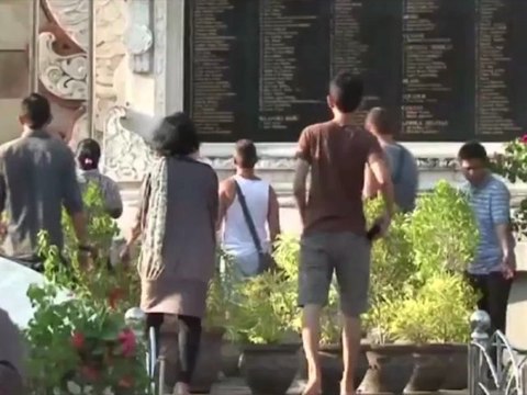 Attentats de Bali : 10 ans après, des rescapés témoignent