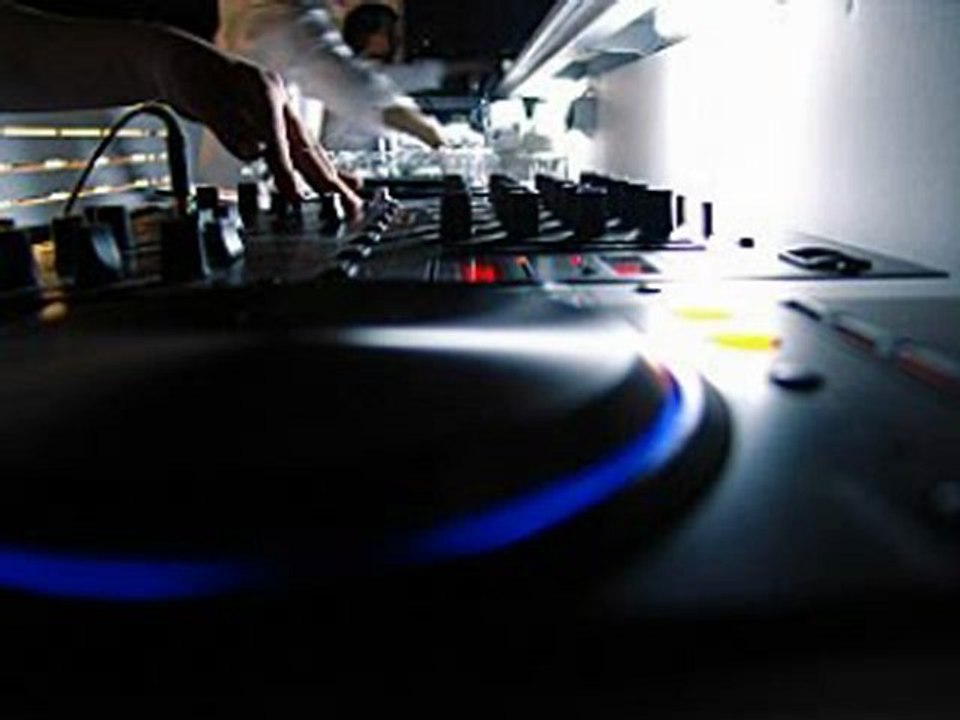 Evil Activities & Panic Feat. Mc Alee - Never Fall Asleep (Tha Playah Remix).