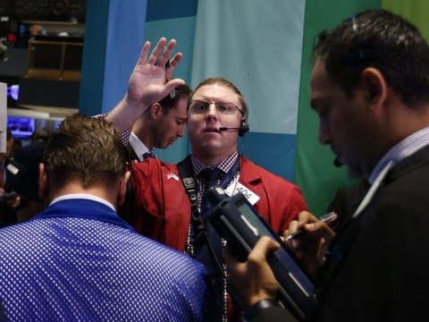 Wall Street Edges Up After Jobless Claim Data
