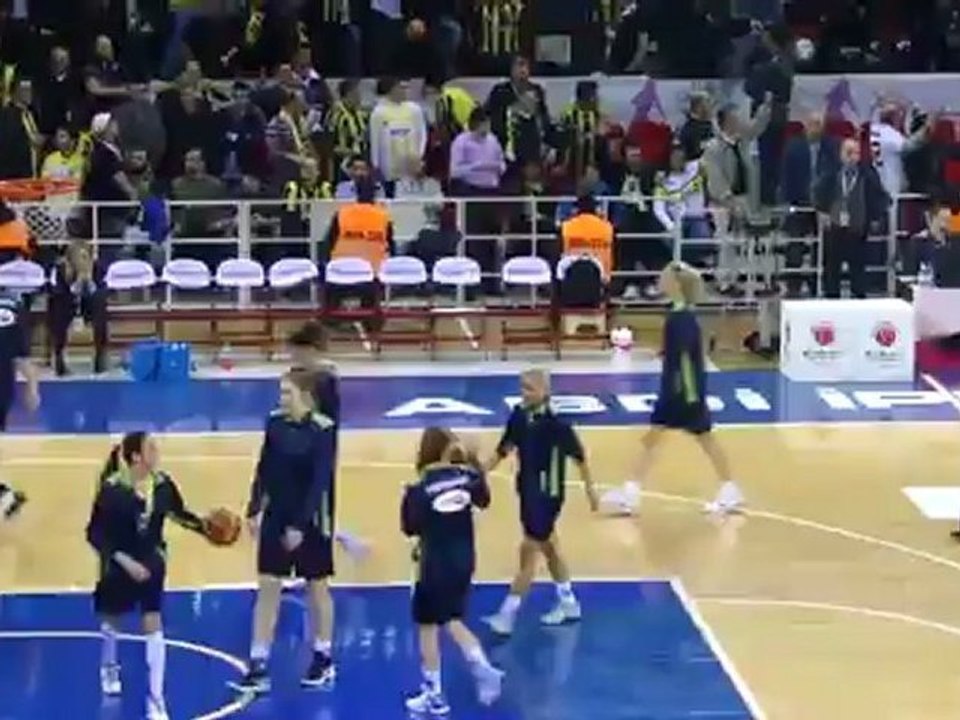 29 Mart 2012 Euroleague Women Fenerbahçe Galatasaray MP Maçı Maç Öncesi Isınma ve Tribünler