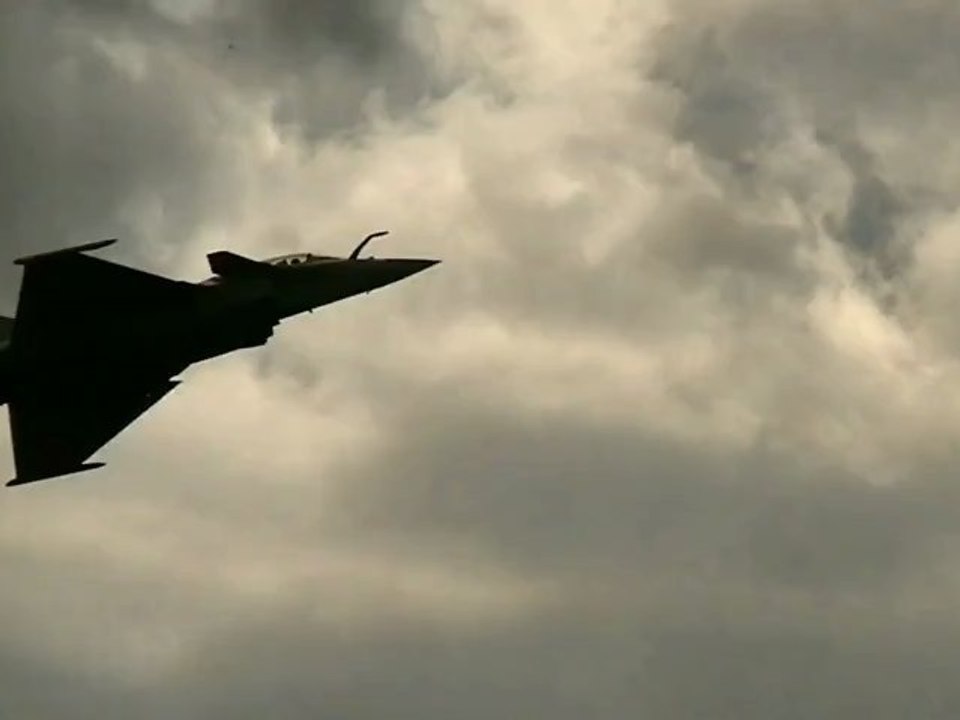 Cervolix 2012: Rafale Solo Display en séance d'entrainement piloté par Michael Brocard