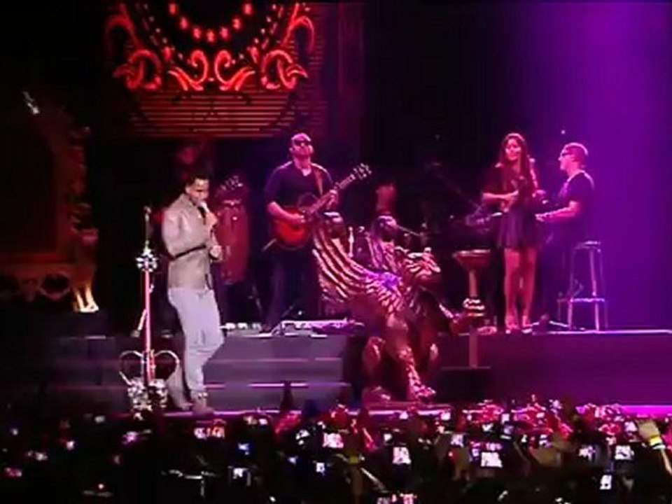 Romeo Santos, "Rey de la bachata", convierte Vistalegre en un salón de baile