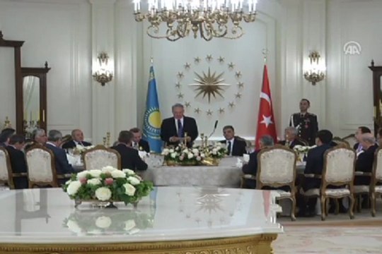 Liderler aynı masada buluştu