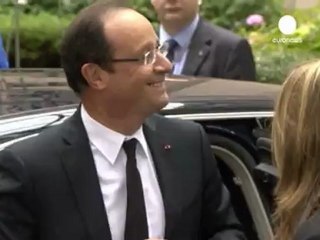 Hollande, Merkel differ over EU banking supervisor