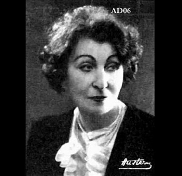 Interview à la radio d’Esther Lekain, chanteuse française   - Partie 1 – Fonds ADAM ‘’Documents sonores isolés’’