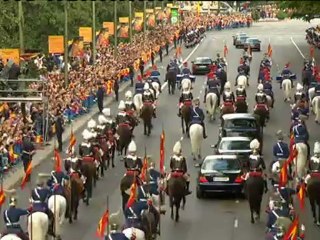 Los reyes presiden un desfile marcado por la austeridad