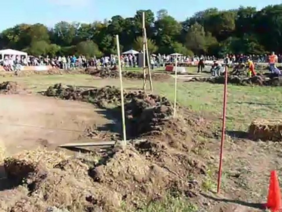 Course de tracteurs à pedales-2ème manche-course de brouettes