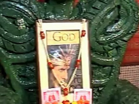 Watch How Fans Celebrated Amitabh Bachchan's 70th Birthday! - Bollywood News [HD]