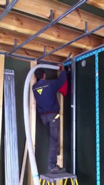 Maison BBC en ossature bois isolée avec de la ouate de cellulose par insufflation