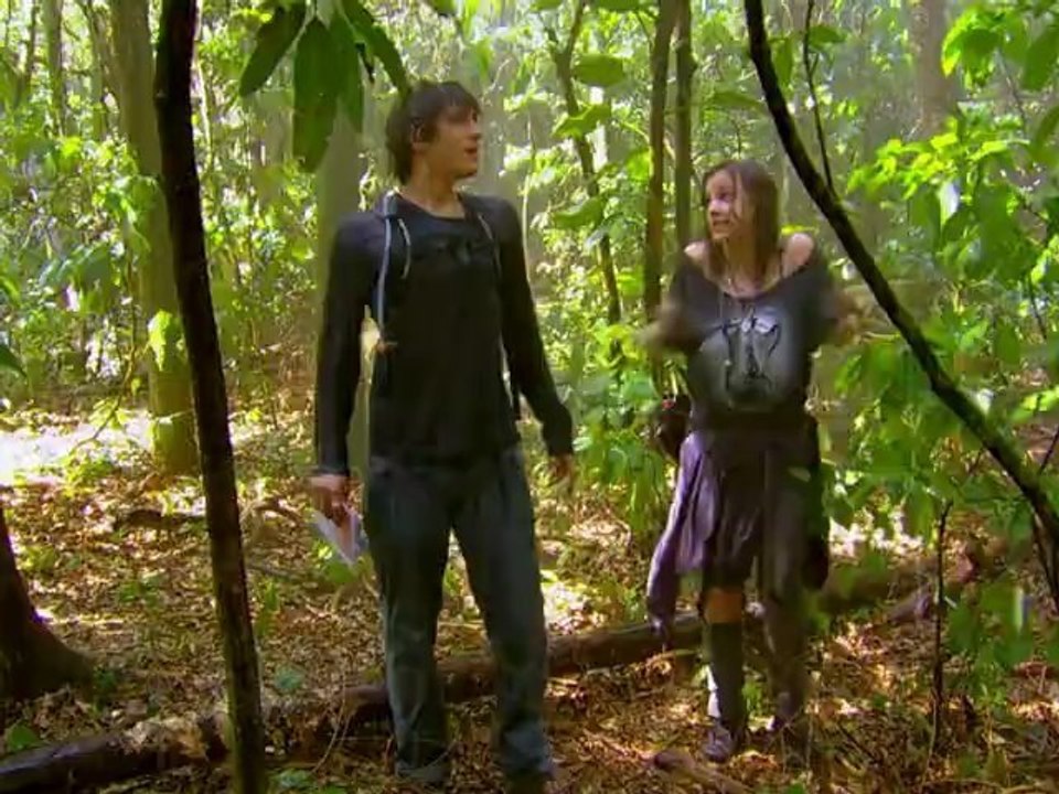 Lia e Dinho se perdem na mata