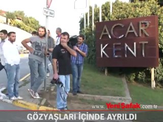 Alex, evinden gözyaşları içinde ayrıldı
