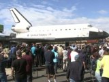 Space shuttle Endeavour crawls through Los Angeles