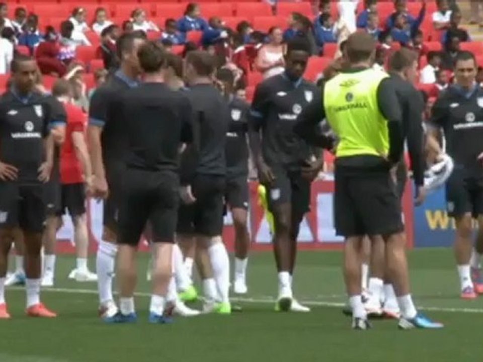 Rooney: "Un onore superare gol di Shearer alla prima da capitano"