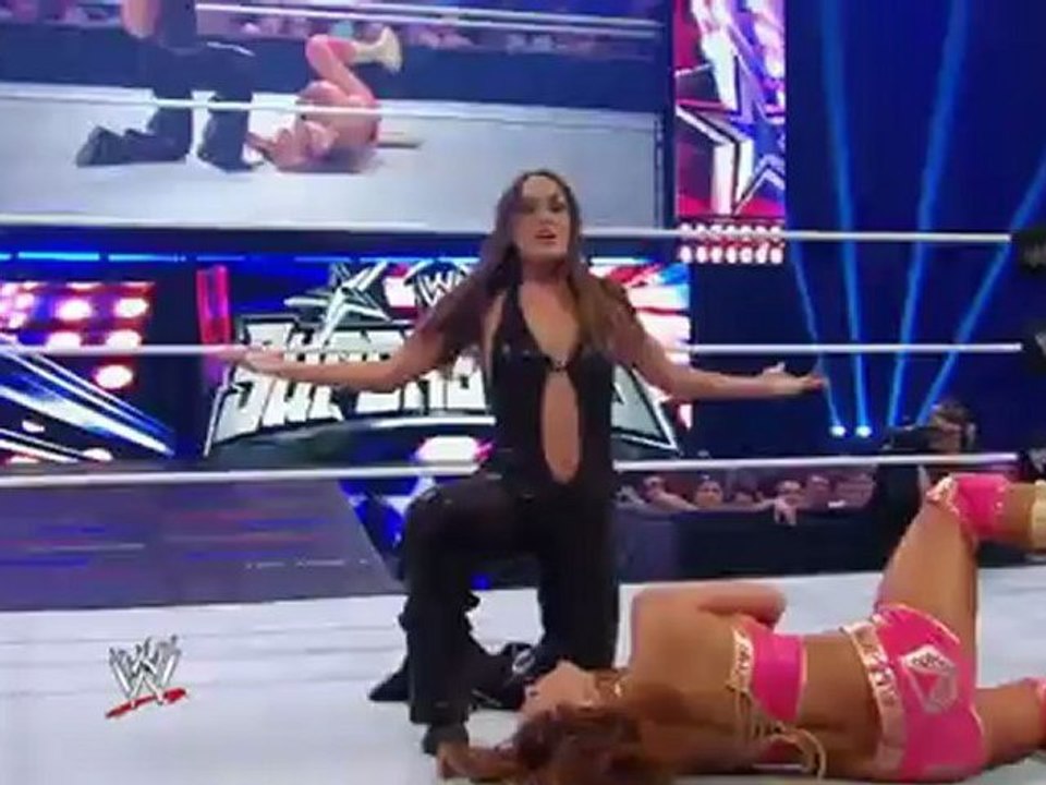 Bella Twins Vs. Eve Torres  Kelly Kelly - WWE Superstars 102711