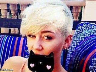 Miley Cyrus se ha rapado la cabeza
