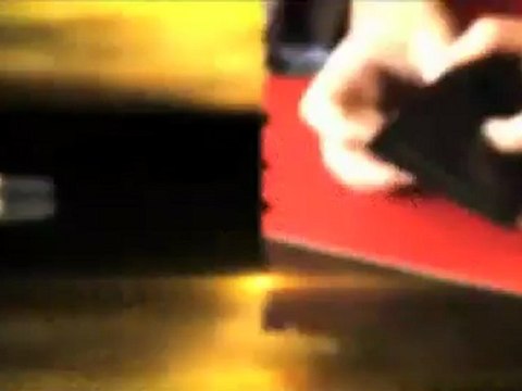 Infinity Wallet (With DVD) by Peter Nardi and Alakazam - Magic Trick