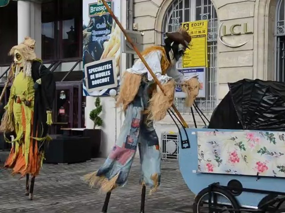 Saynète sur la grand-place à Béthune