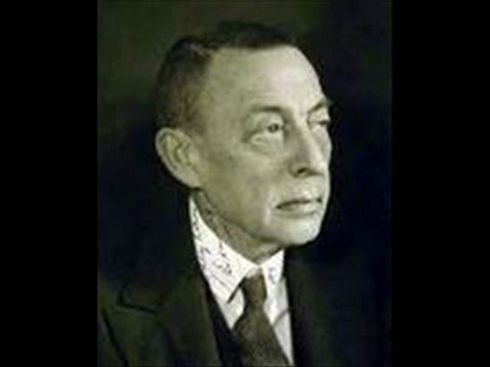Rosario Ruggiero interpreta Rachmaninoff