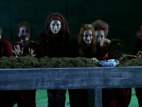 Macbeth / G.Verdi / Act 3 / Witches'' Tre volte miagola la gatta in fregola ''