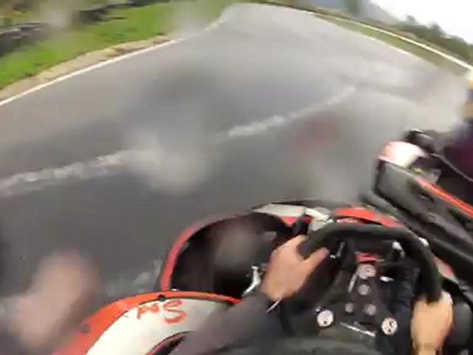 KARTING LA SARREE SOUS LA PLUIE UN CARNAGE LES AMIS