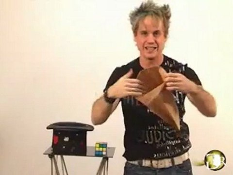 Magic Cube (Set with DVD) by Twister Magic - Magic Trick