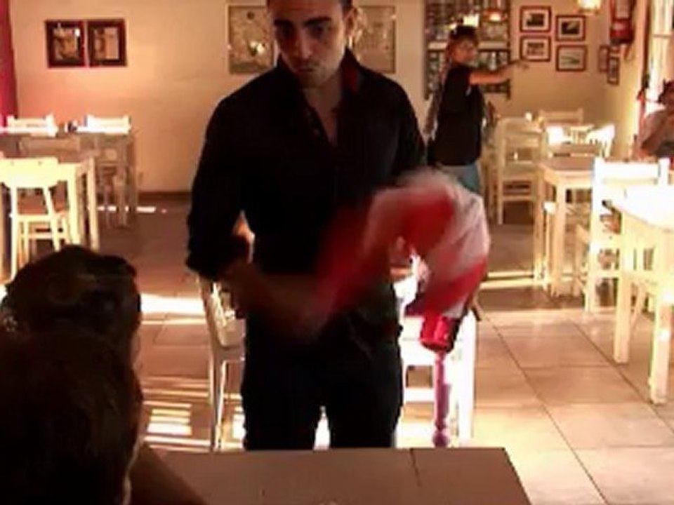 NO WAY BOTTLE PRODUCTION by Inaki Zabaletta and Vernet Magic (DVD) - Magic Trick